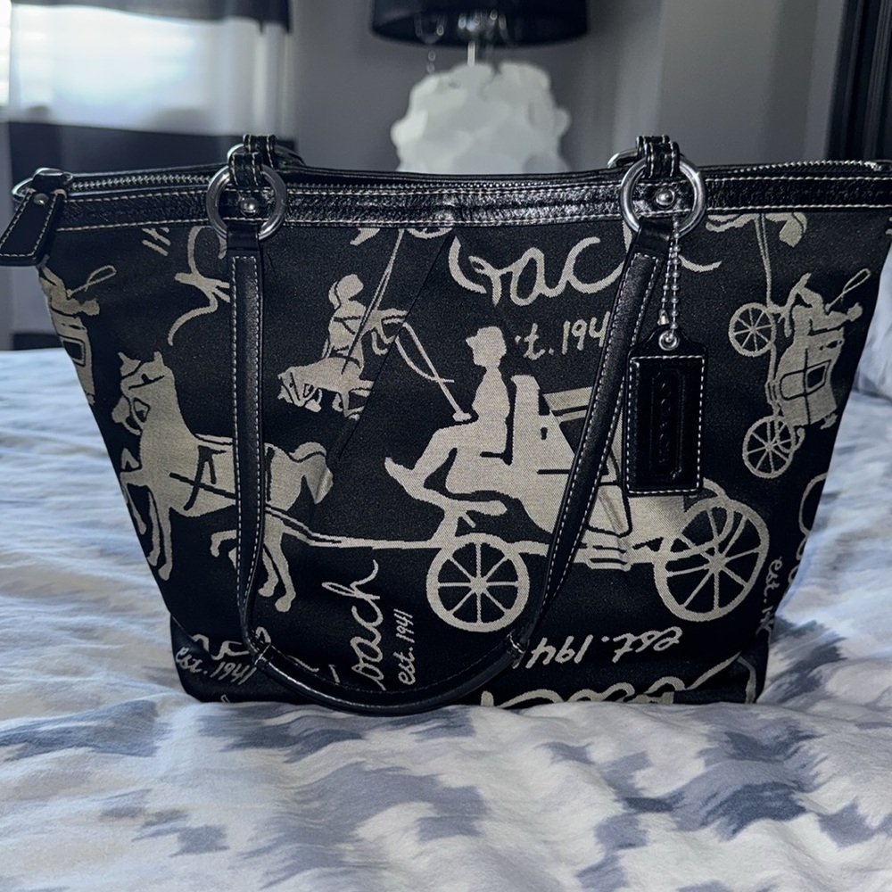 FLASH SALE - Coach - Horse and Carriage Shoulder Bag